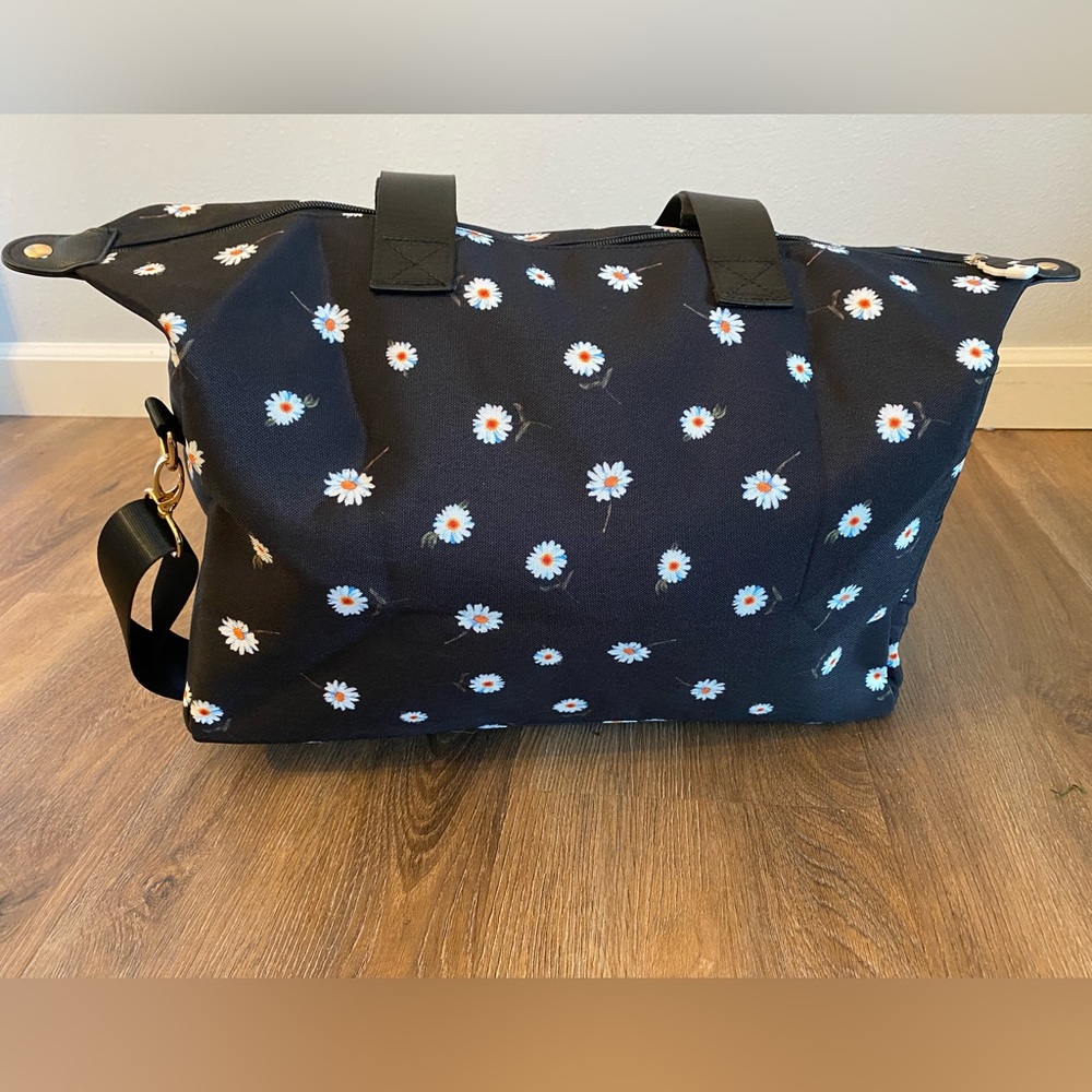 ☘️NWT Alice + Olivia Daisy canvas duffel, black Daisy floral pattern - Picture 3 of 10